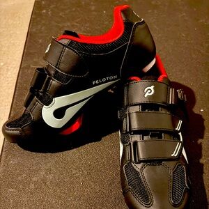 Peloton cycling shoes. Mens 10 or women’s 12
